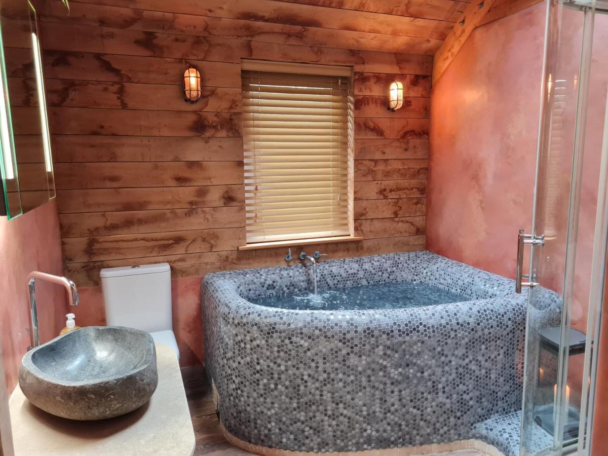 The Old Pottery, Unique Views & Spa-Like Bathroom Ашбертон Экстерьер фото